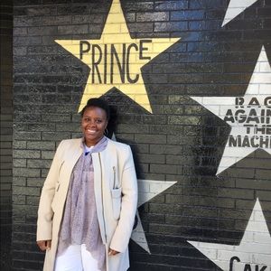 Meet your Posher, Sharon